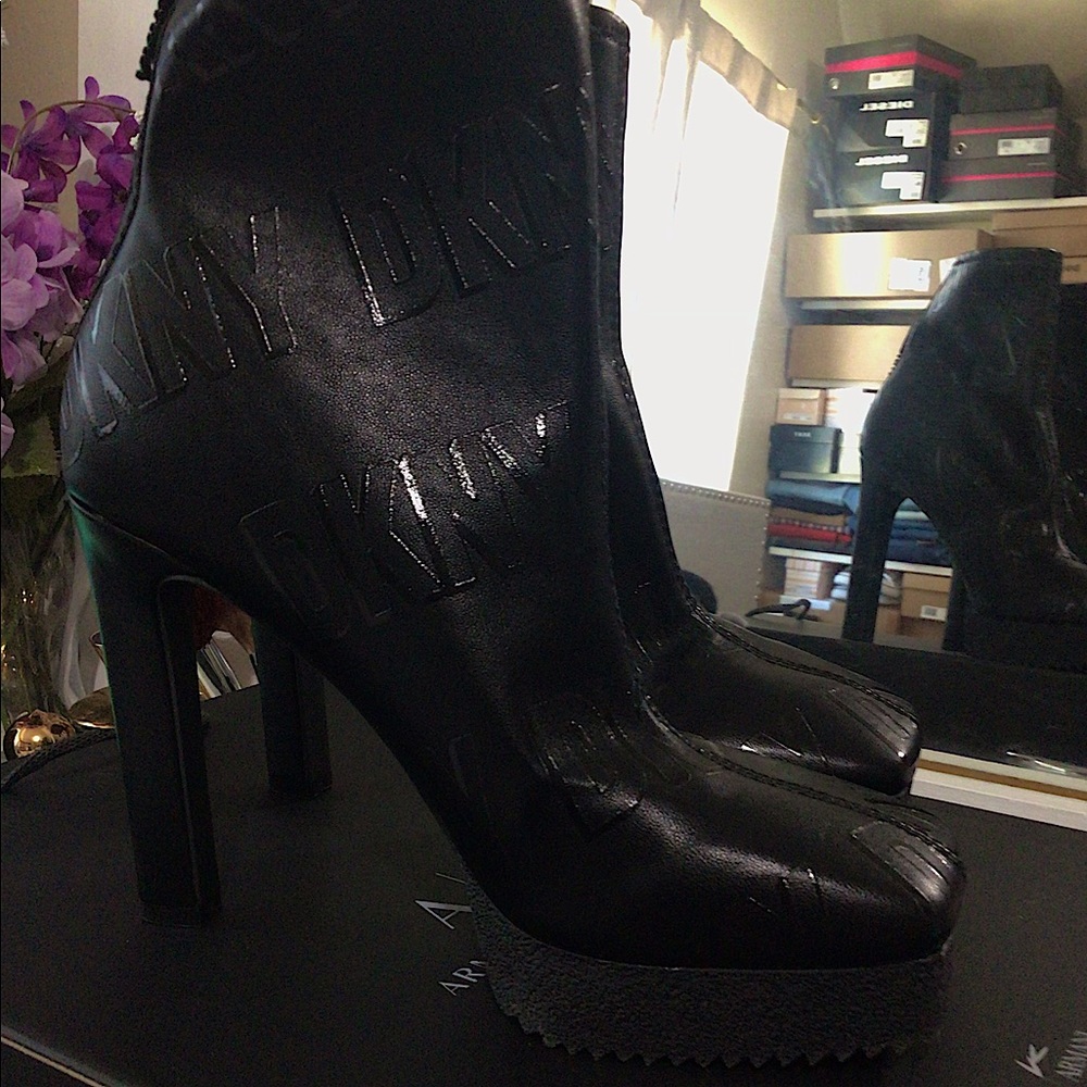 DKNY boots